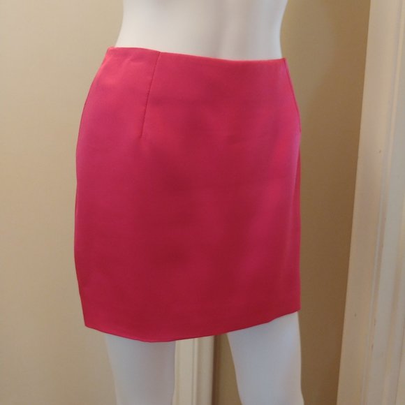 Show-Stopping and Satiny Smooth! - Picture 2 of 15